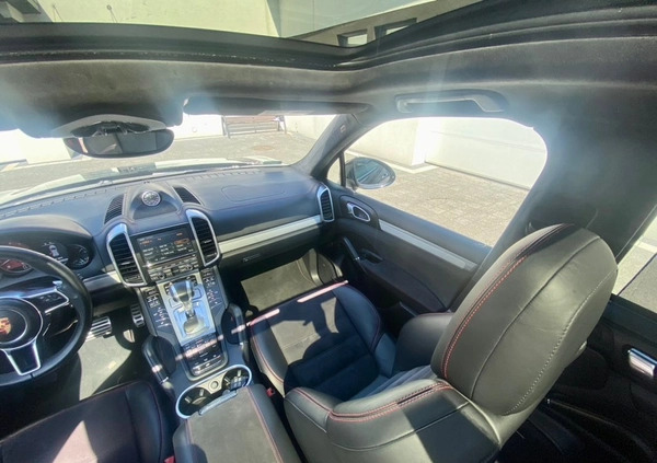 Porsche Cayenne cena 215200 przebieg: 166000, rok produkcji 2015 z Łódź małe 781